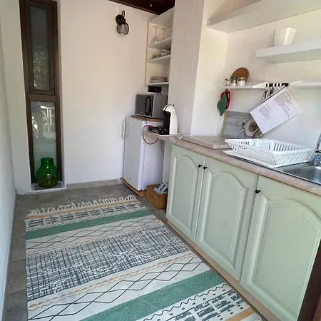 Mistral En-suite View Garden Quartu SantʼElena